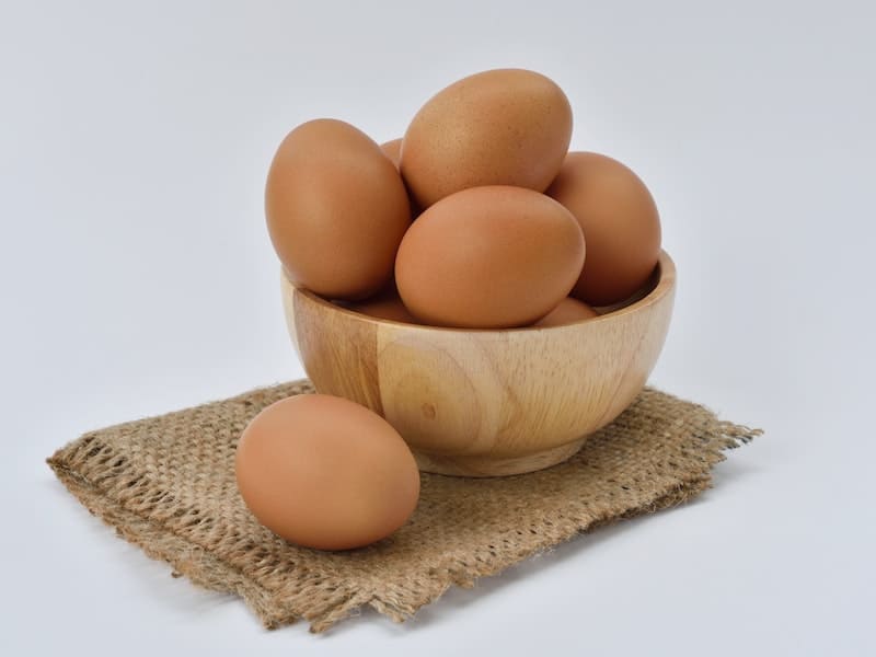 ovos dentro de uma tigela
